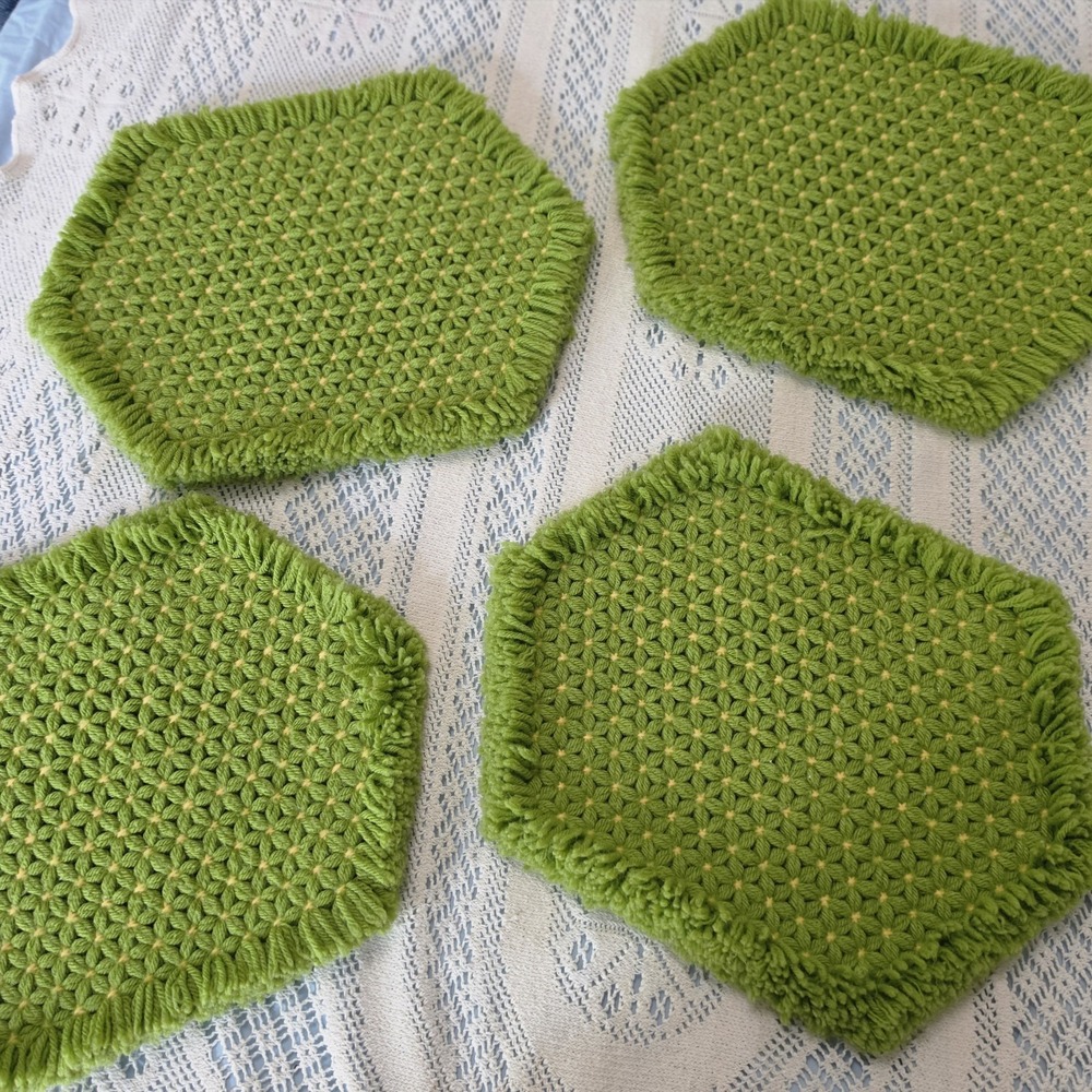 4 VTG Handmade Crochet Hot‎ Pads Pot Holders Trivets Placemats Retro Kitchen